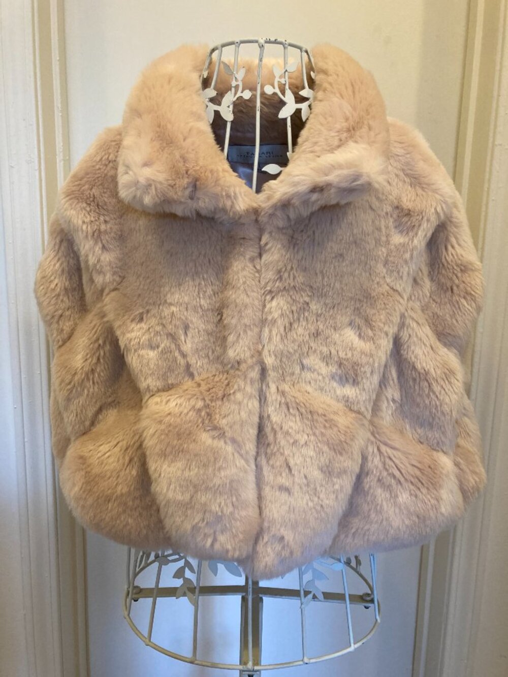 Luxurious Faux Fur Shrug in Soft Pink
